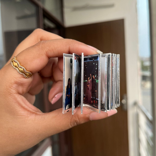 Tin Mini Album With 22 Photos