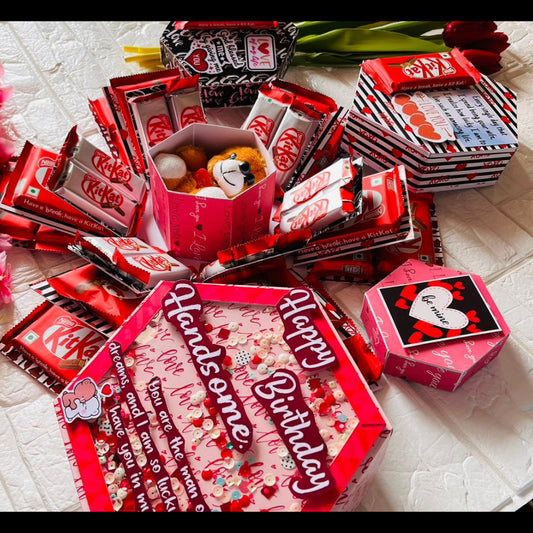 Kitkat box with teddy
