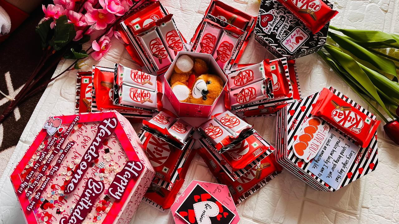 Kitkat box with teddy